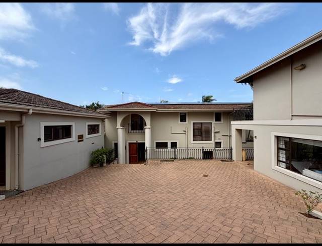 8 BEDROOM HOUSE FOR SALE IN UMHLANGA CENTRAL